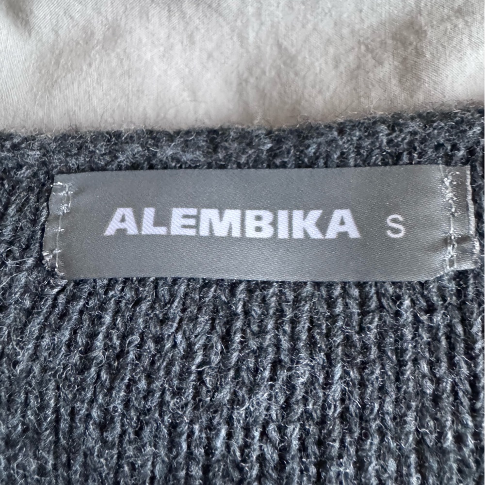 BNWT Alembika Charcoal Grey V-Neck Wool Sweater. Size S but could fit M-L